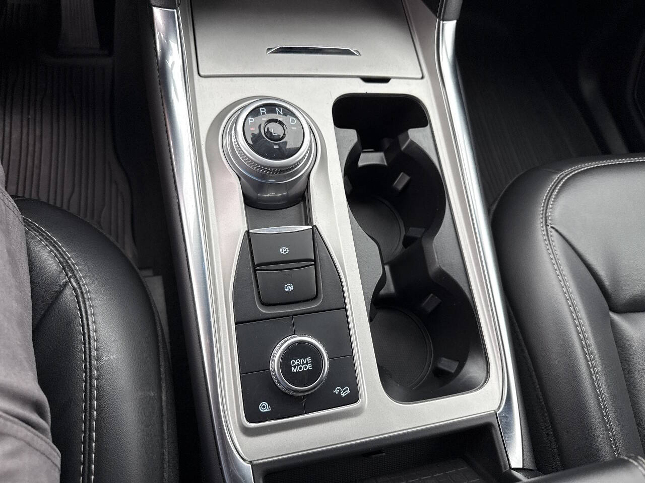 2023 Ford Explorer XLT AWD 4dr SUV