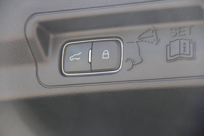 2020 Ford Explorer XLT AWD 4dr SUV