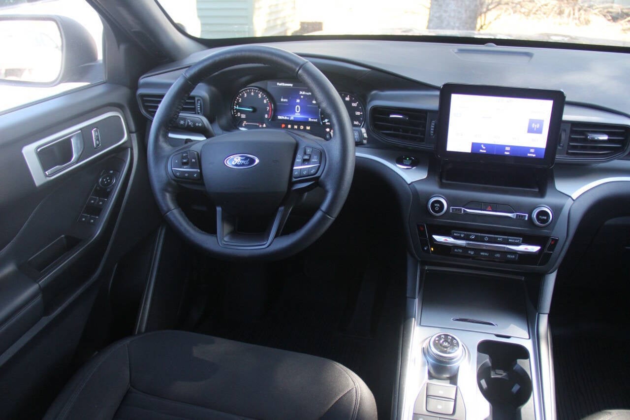 2020 Ford Explorer XLT AWD 4dr SUV