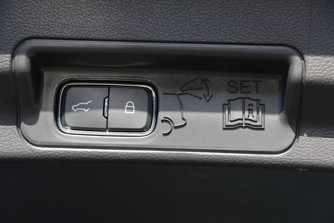 2025 Ford Explorer ST Line AWD 4dr SUV