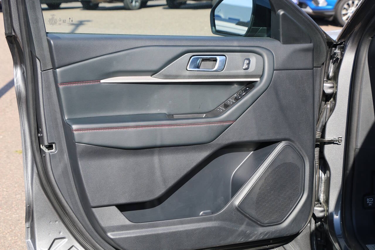 2025 Ford Explorer ST Line AWD 4dr SUV