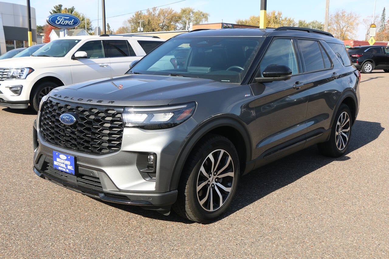 2025 Ford Explorer ST Line AWD 4dr SUV