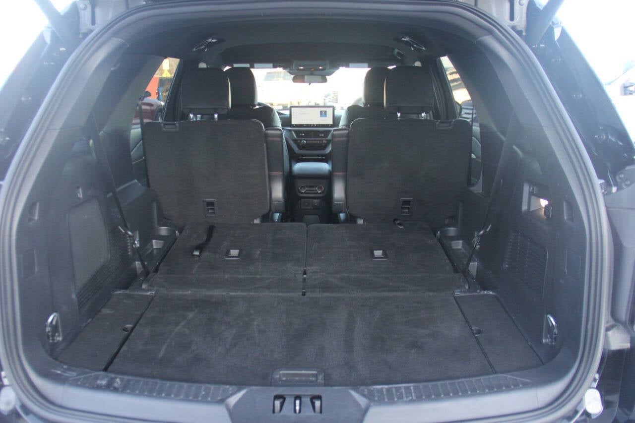 2025 Ford Explorer ST Line AWD 4dr SUV