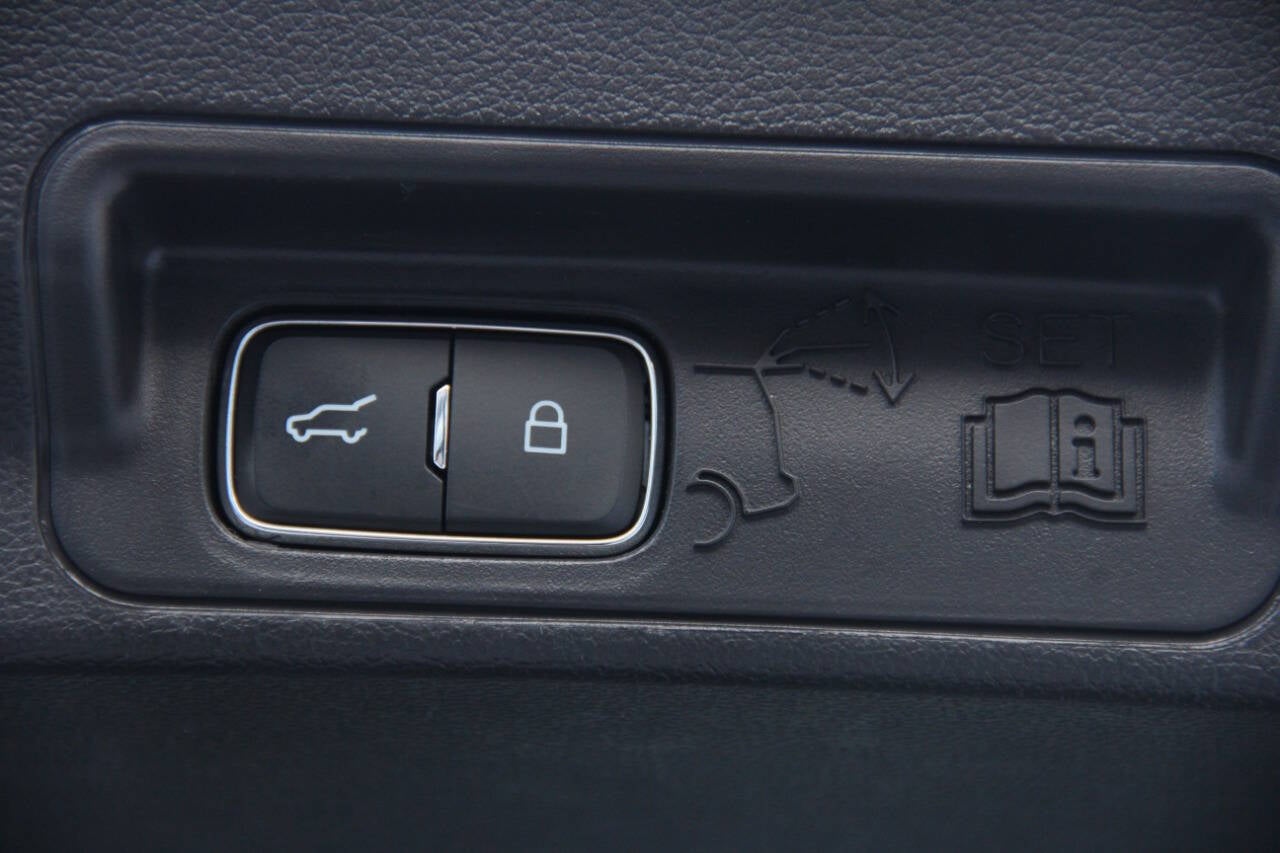 2025 Ford Explorer ST Line AWD 4dr SUV