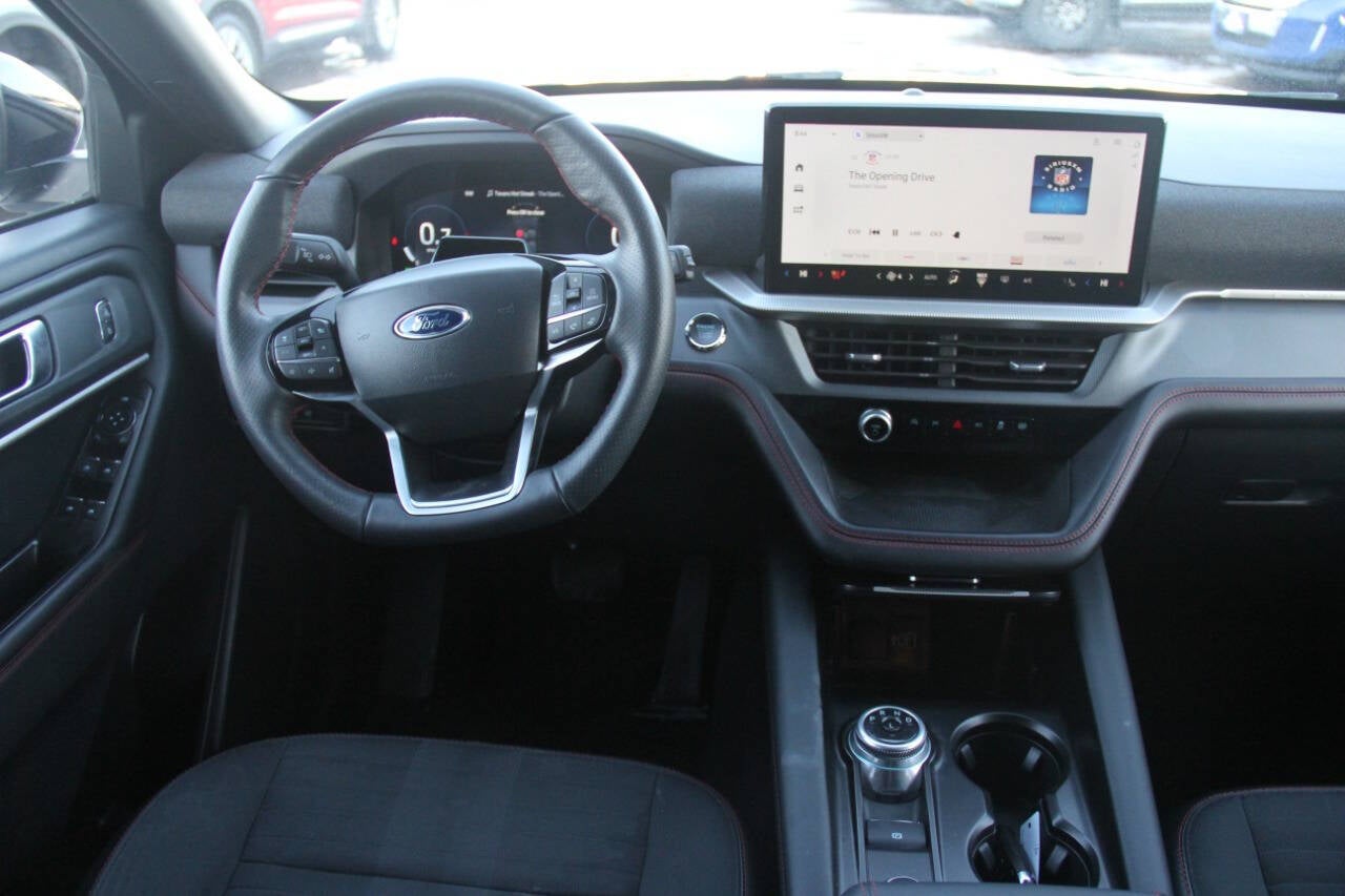 2025 Ford Explorer ST Line AWD 4dr SUV
