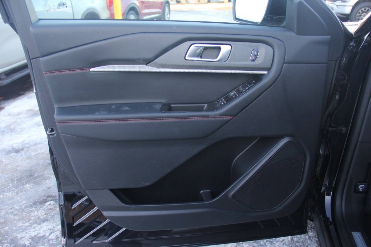 2025 Ford Explorer ST Line AWD 4dr SUV