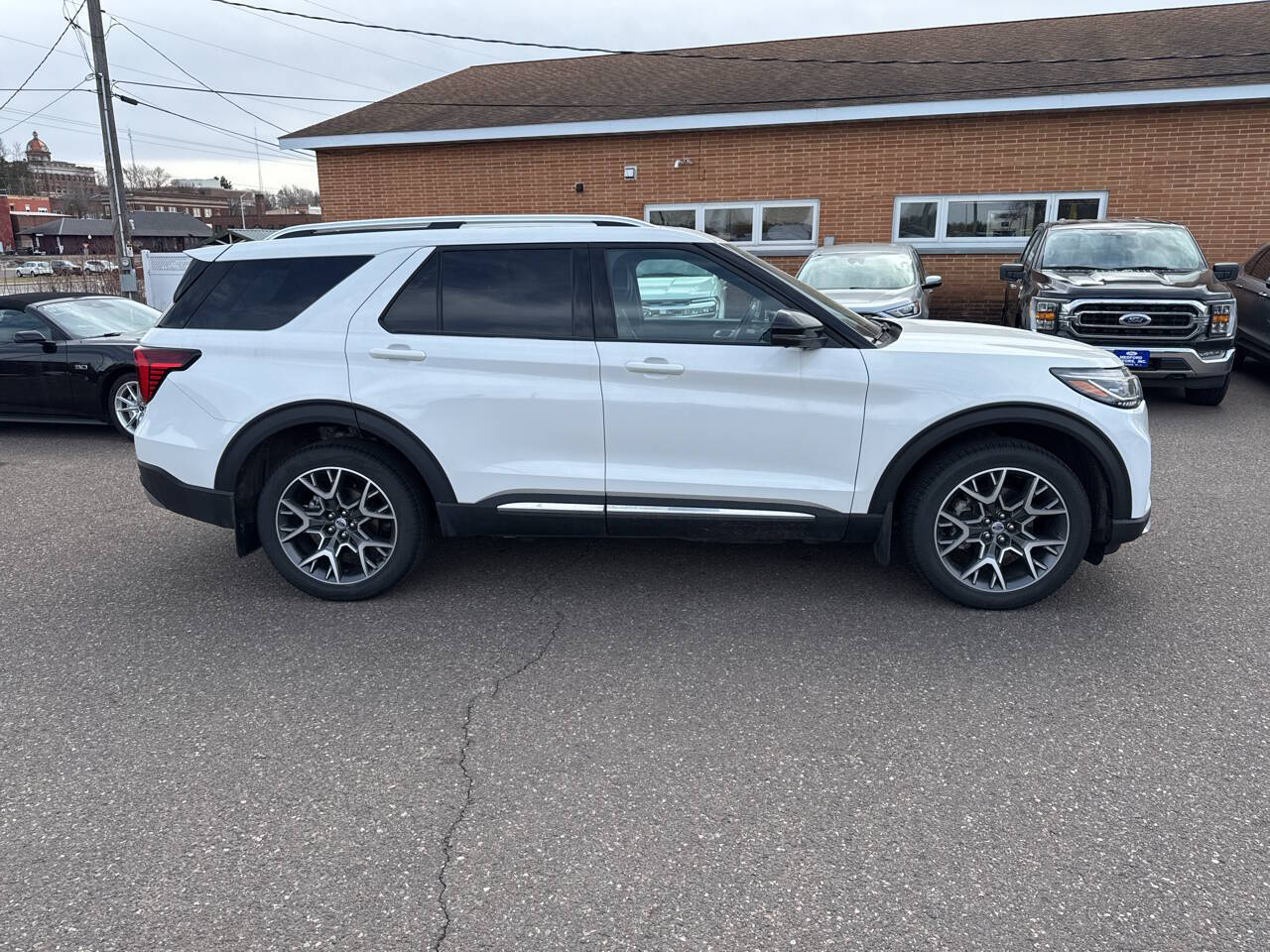 2025 Ford Explorer Platinum AWD 4dr SUV