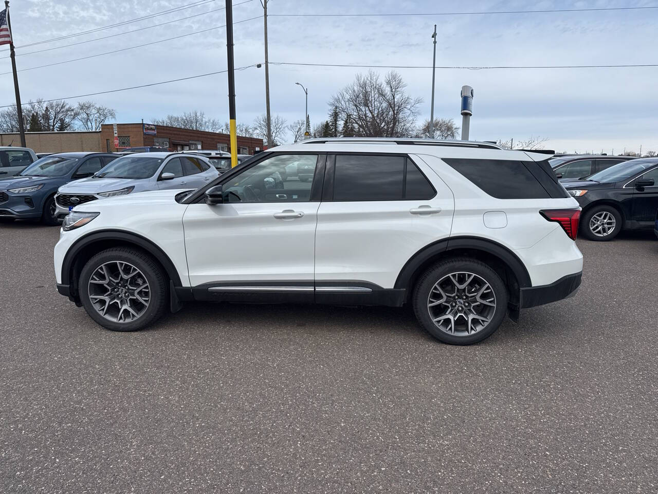 2025 Ford Explorer Platinum AWD 4dr SUV