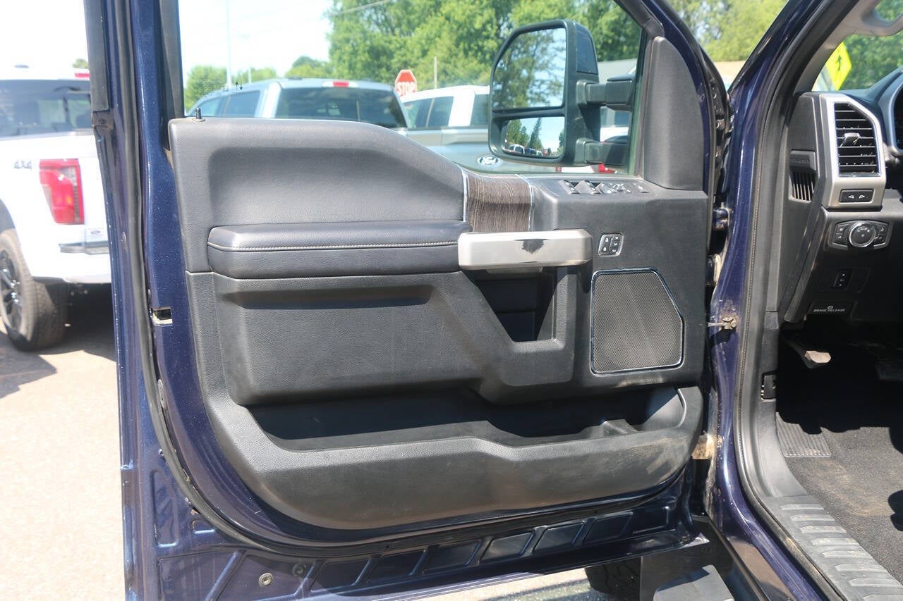 2020 Ford F-250 Super Duty Lariat 4x4 4dr Crew Cab 6.8 ft. SB Pickup