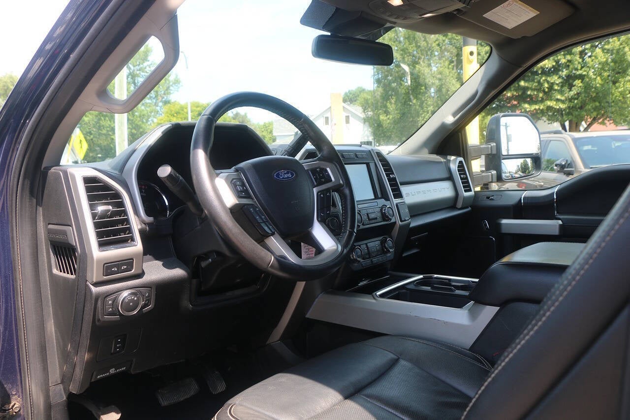 2020 Ford F-250 Super Duty Lariat 4x4 4dr Crew Cab 6.8 ft. SB Pickup