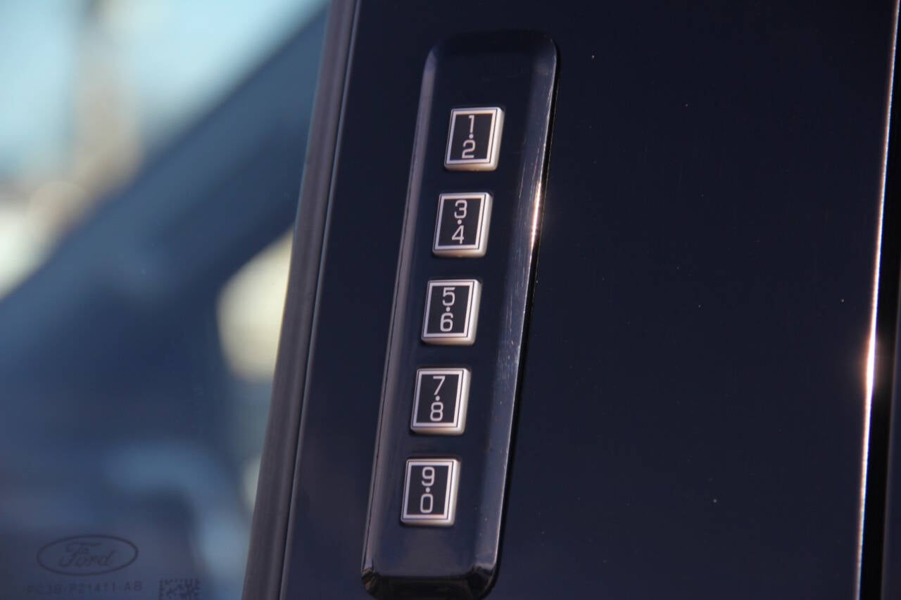 2024 Ford F-250 Super Duty XLT 4x4 4dr Crew Cab 6.8 ft. SB Pickup