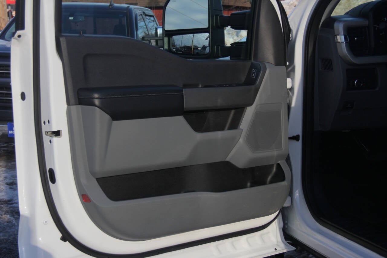 2024 Ford F-250 Super Duty XLT 4x4 4dr Crew Cab 6.8 ft. SB Pickup