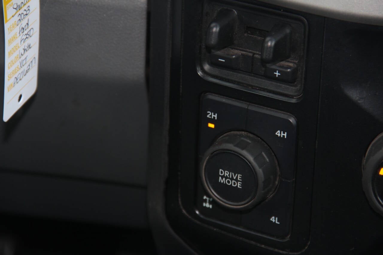 2023 Ford F-250 Super Duty XLT 4x4 4dr Crew Cab 8 ft. LB Pickup