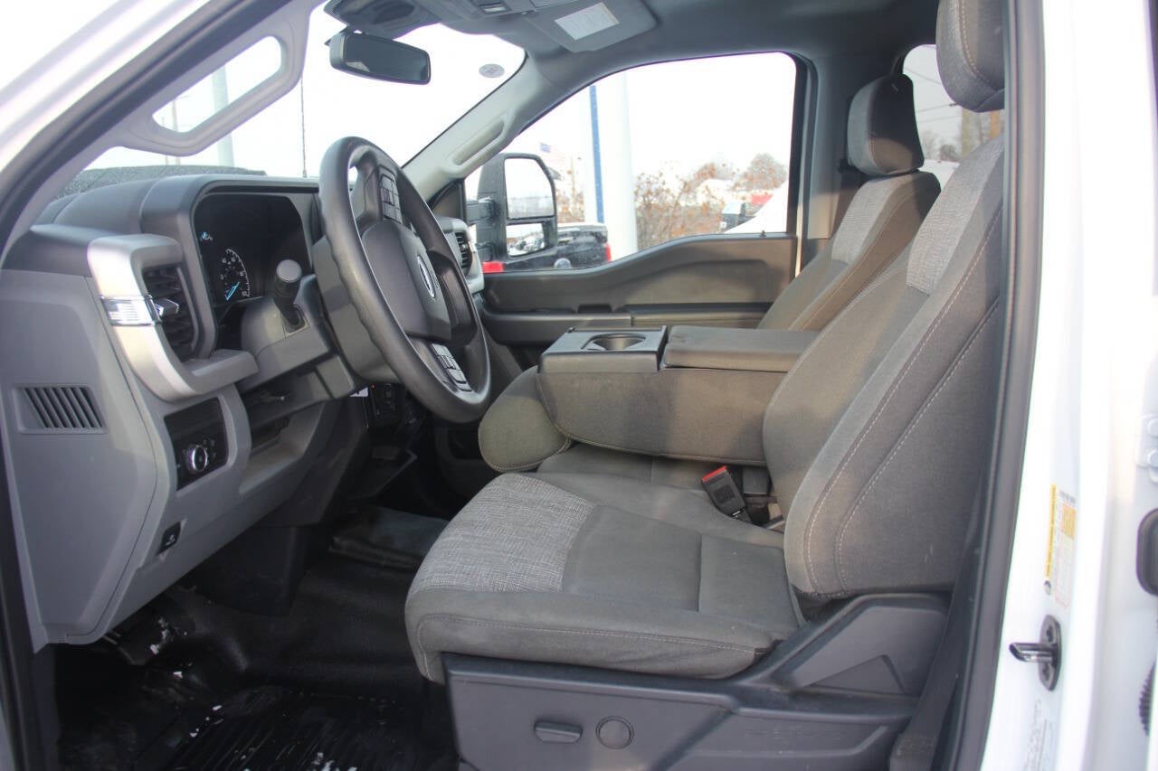 2023 Ford F-250 Super Duty XLT 4x4 4dr Crew Cab 8 ft. LB Pickup