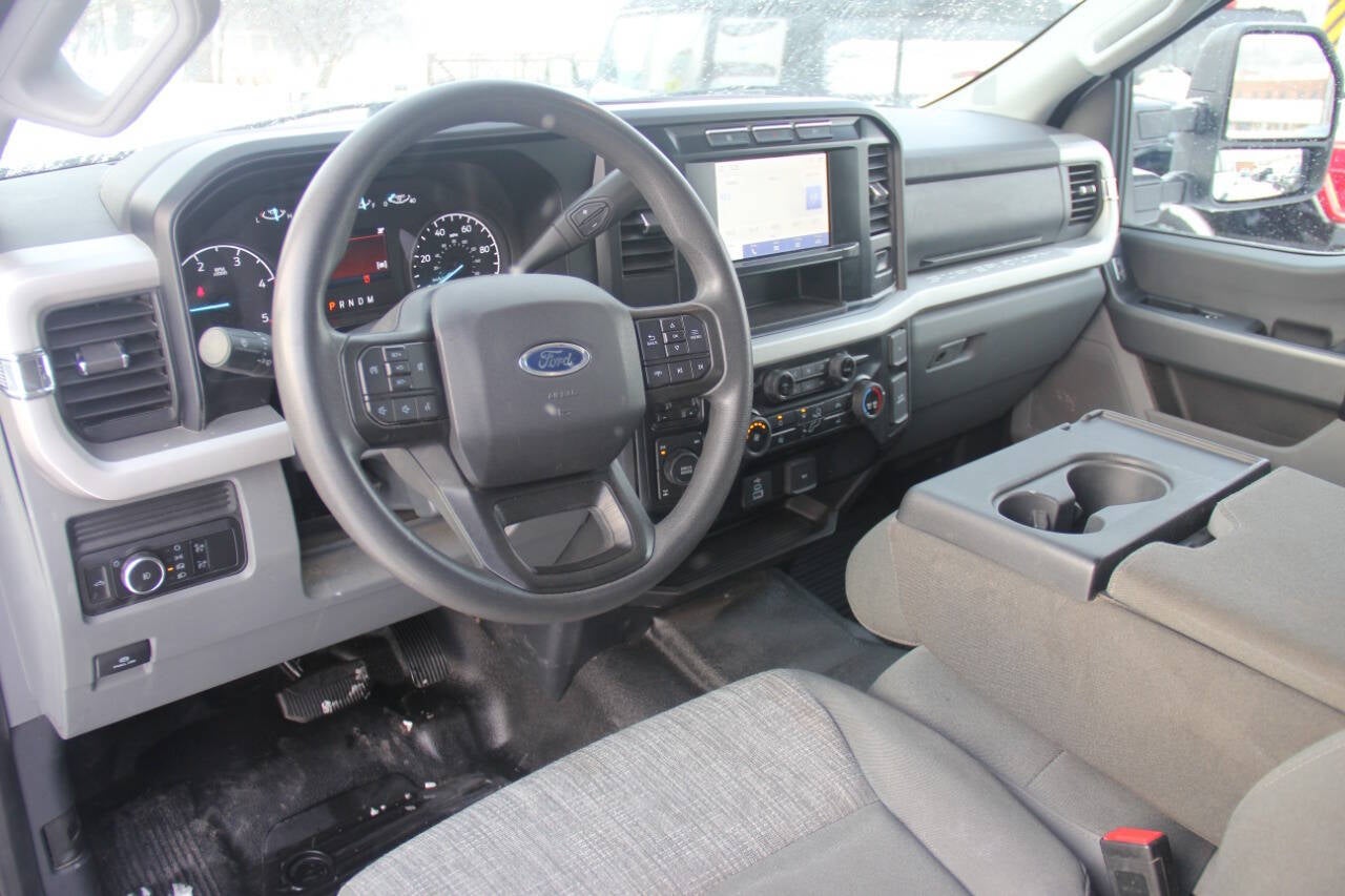 2023 Ford F-250 Super Duty XLT 4x4 4dr Crew Cab 8 ft. LB Pickup