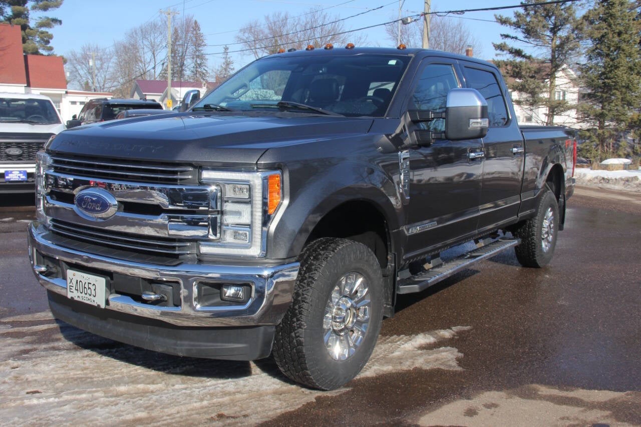 2017 Ford F-250 Super Duty Lariat 4x4 4dr Crew Cab 6.8 ft. SB Pickup