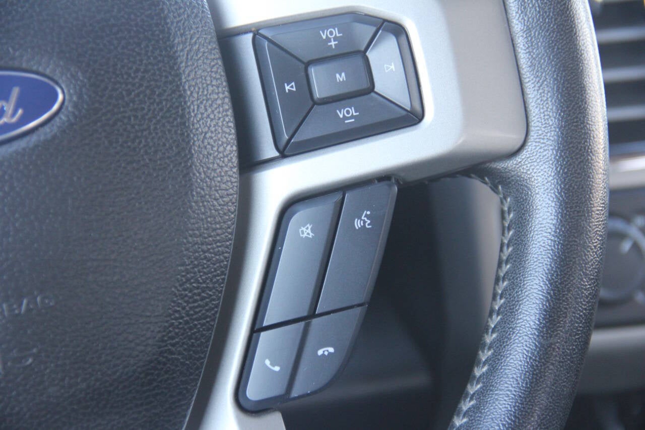 2017 Ford F-250 Super Duty Lariat 4x4 4dr Crew Cab 6.8 ft. SB Pickup