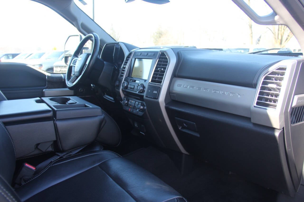 2017 Ford F-250 Super Duty Lariat 4x4 4dr Crew Cab 6.8 ft. SB Pickup