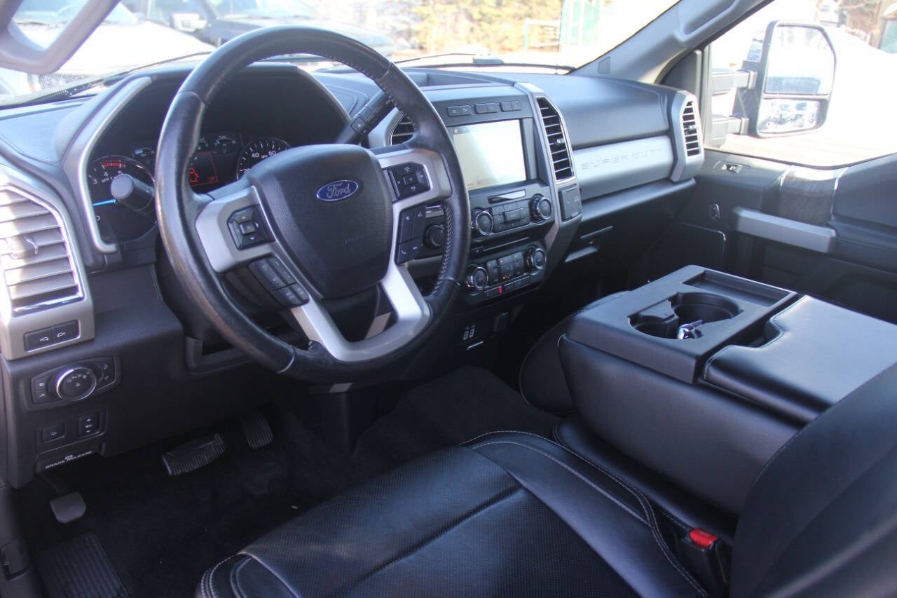 2017 Ford F-250 Super Duty Lariat 4x4 4dr Crew Cab 6.8 ft. SB Pickup