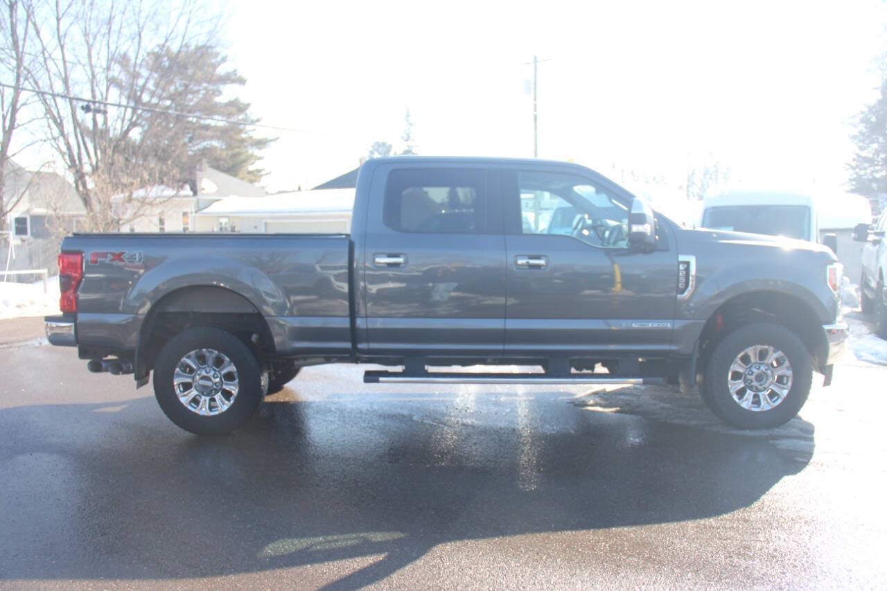 2017 Ford F-250 Super Duty Lariat 4x4 4dr Crew Cab 6.8 ft. SB Pickup