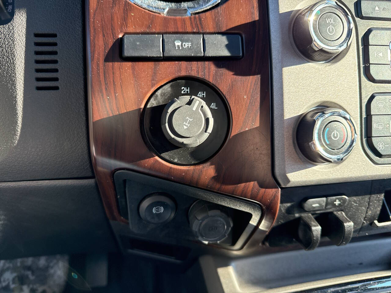 2016 Ford F-350 Super Duty Lariat 4x4 4dr Crew Cab 6.8 ft. SB SRW Pickup