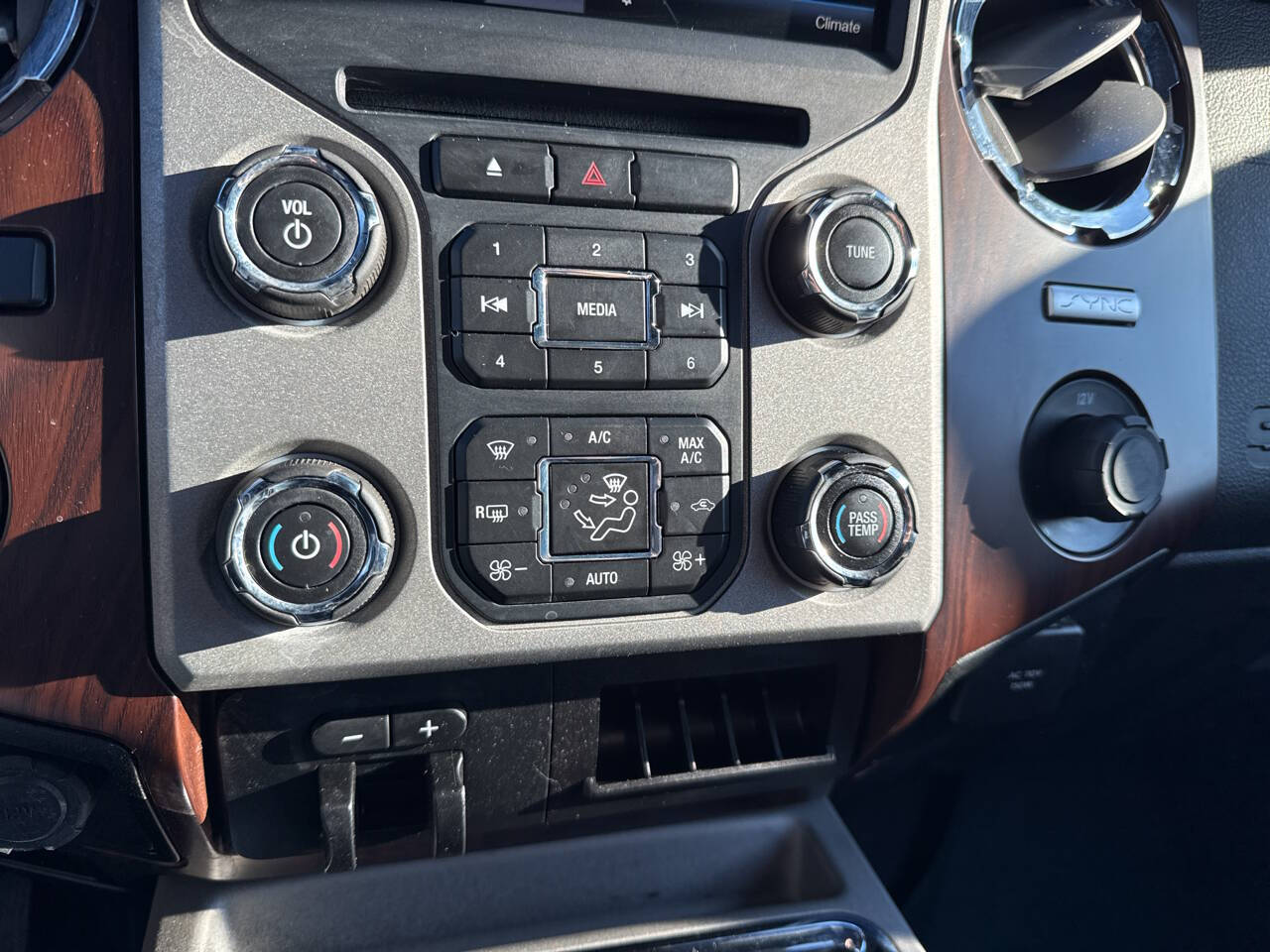 2016 Ford F-350 Super Duty Lariat 4x4 4dr Crew Cab 6.8 ft. SB SRW Pickup