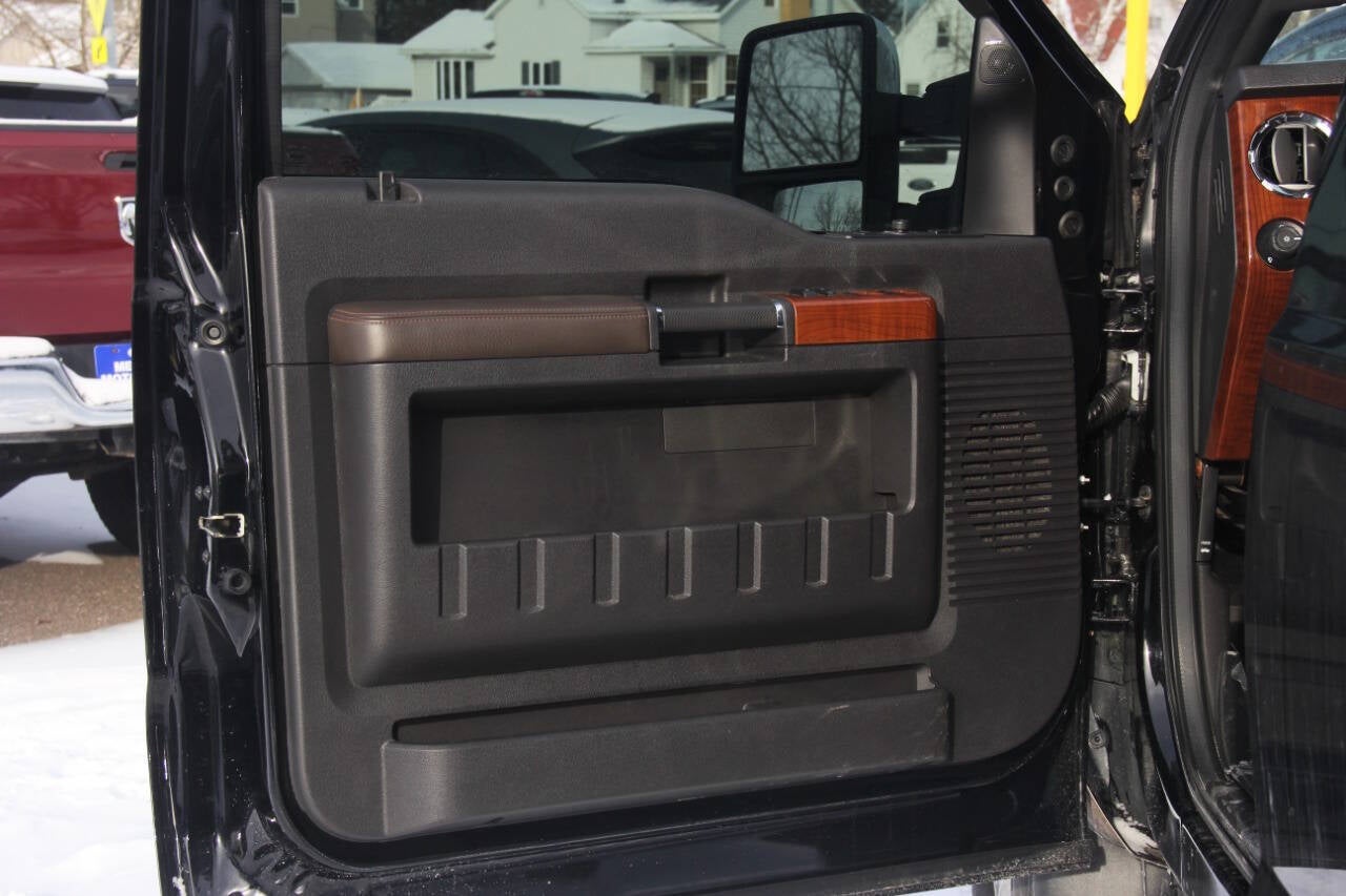 2016 Ford F-350 Super Duty King Ranch 4x4 4dr Crew Cab 6.8 ft. SB SRW Pickup