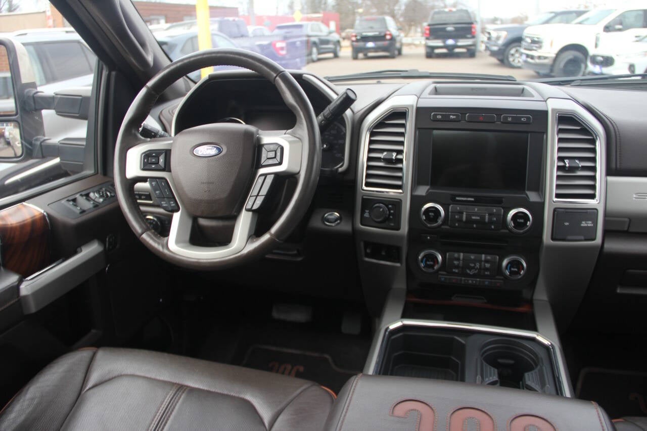 2017 Ford F-350 Super Duty King Ranch 4x4 4dr Crew Cab 6.8 ft. SB SRW Pickup