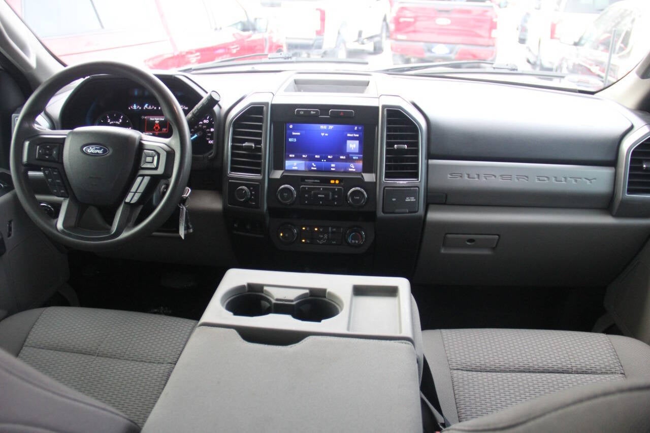 2022 Ford F-350 Super Duty XLT 4x4 4dr Crew Cab 8 ft. LB DRW Pickup