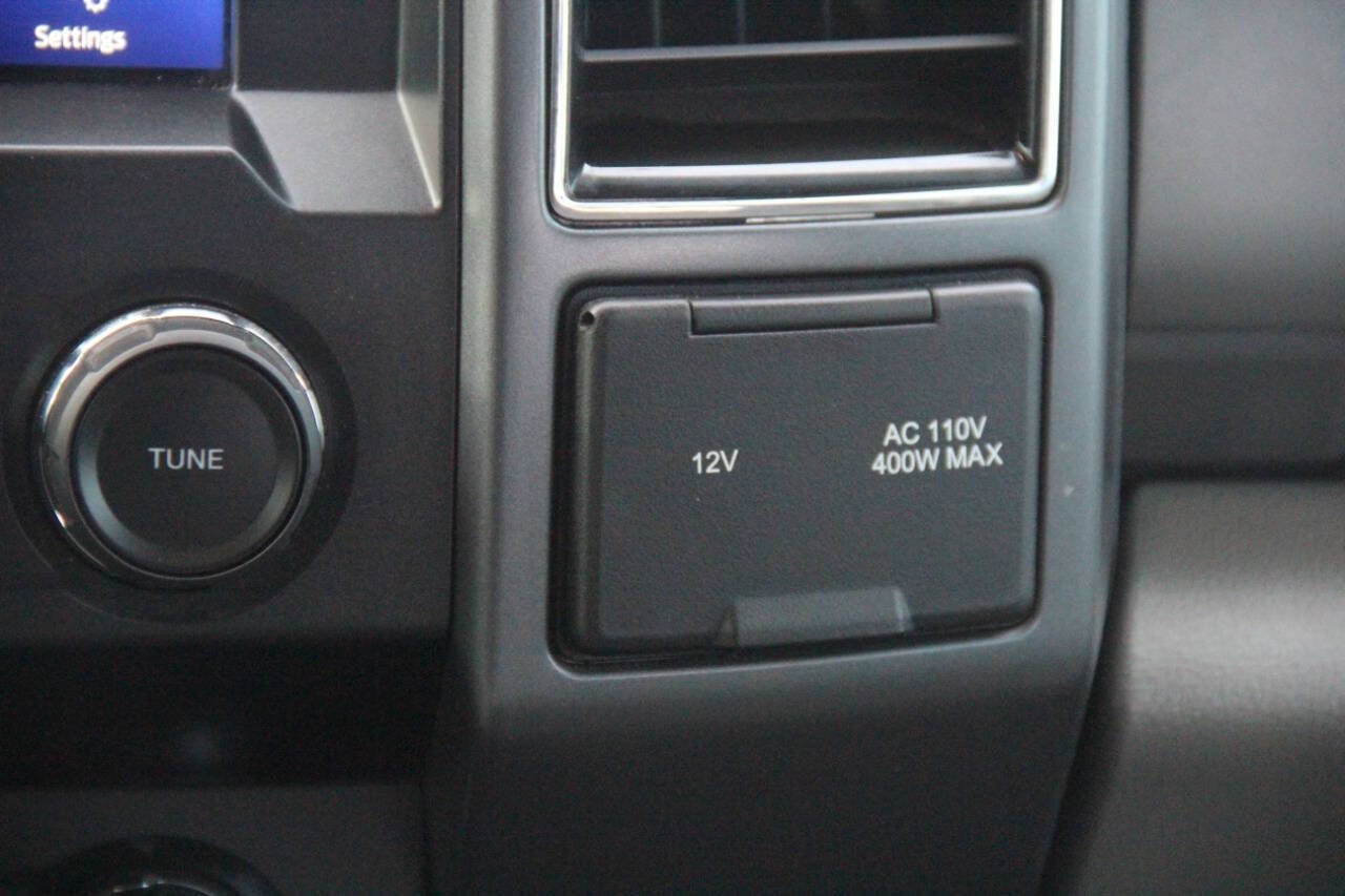 2022 Ford F-350 Super Duty XLT 4x4 4dr Crew Cab 8 ft. LB DRW Pickup