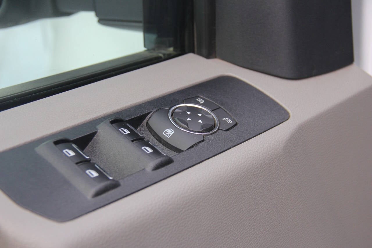 2022 Ford F-350 Super Duty XLT 4x4 4dr Crew Cab 8 ft. LB DRW Pickup