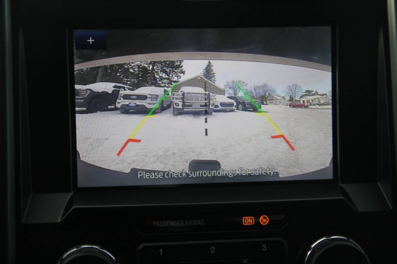 2022 Ford F-350 Super Duty XLT 4x4 4dr Crew Cab 8 ft. LB DRW Pickup