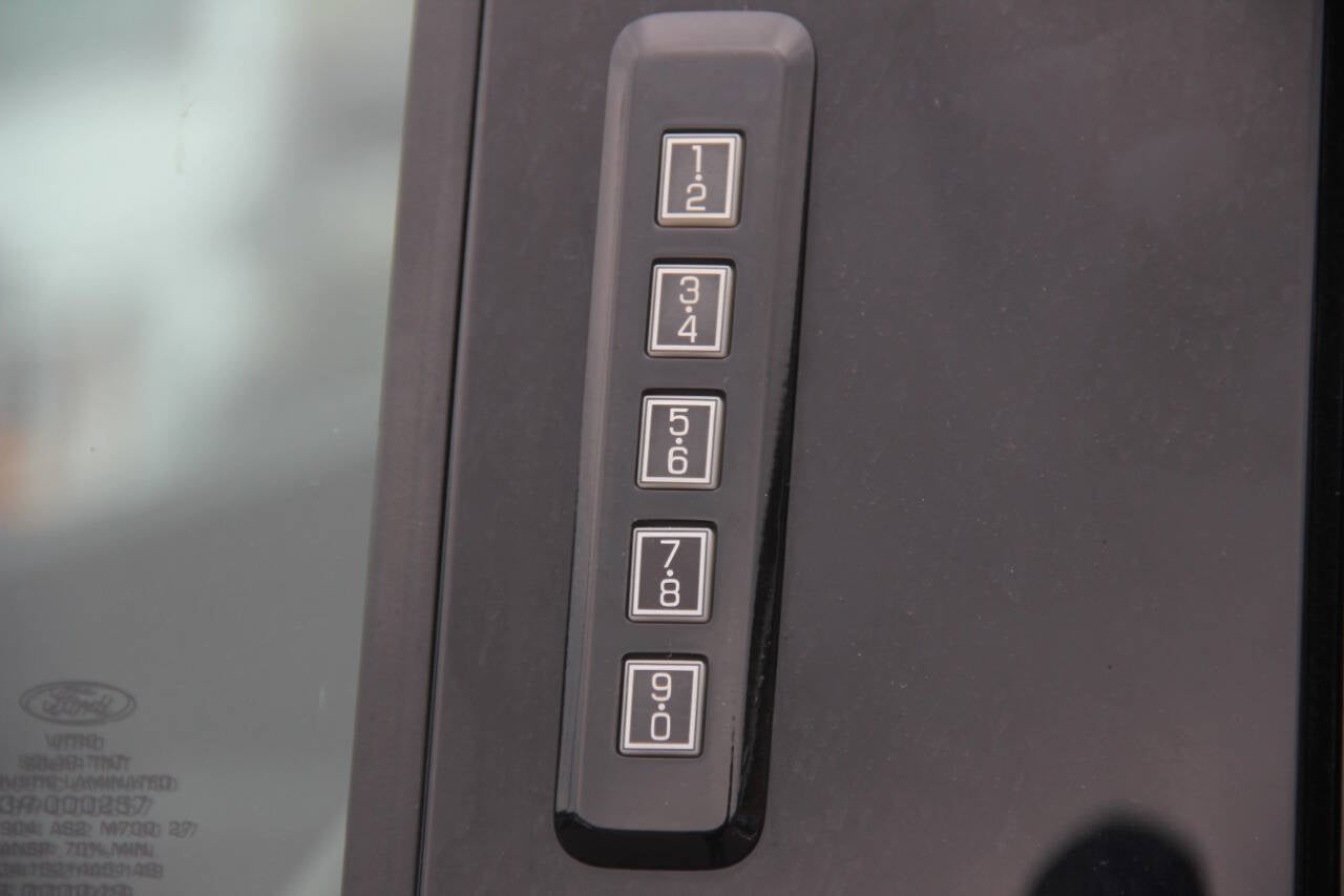 2022 Ford F-150 XLT 4x4 4dr SuperCrew 5.5 ft. SB