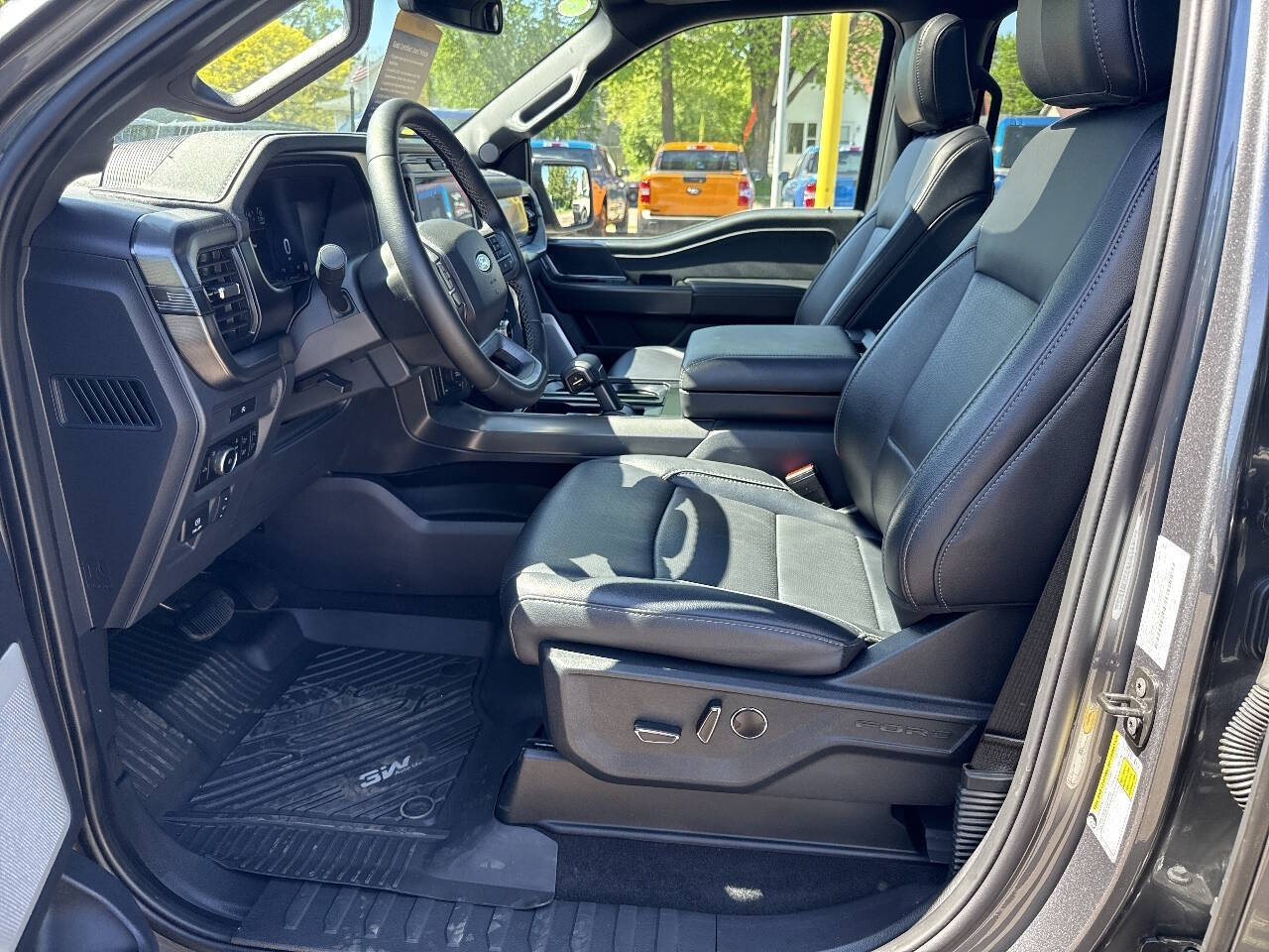 2025 Ford F-150 Lariat 4x4 4dr SuperCrew 5.5 ft. SB