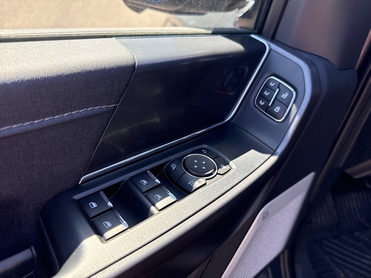 2025 Ford F-150 Lariat 4x4 4dr SuperCrew 5.5 ft. SB
