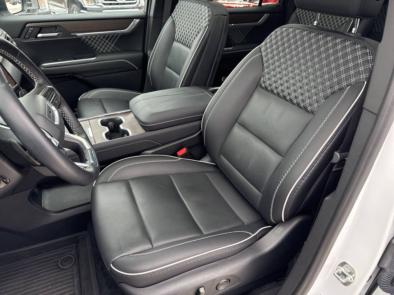 2024 GMC Acadia Denali 4x4 4dr SUV