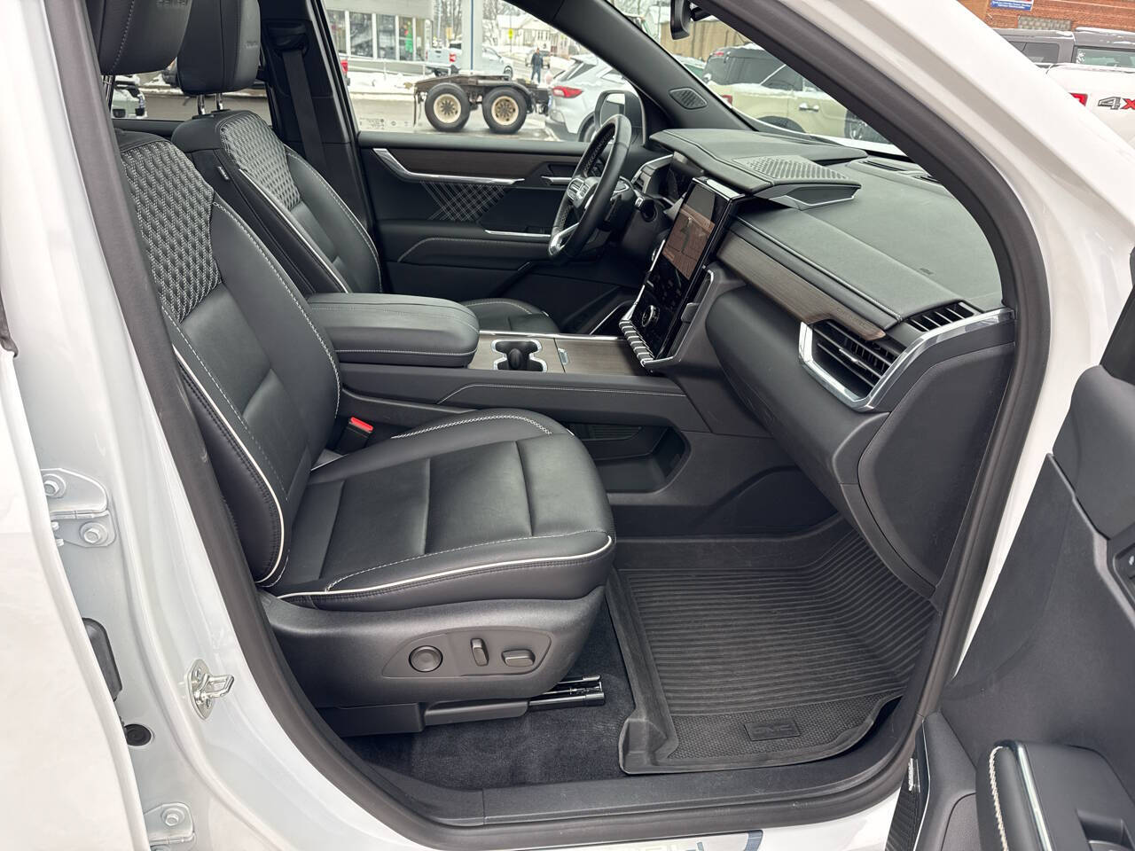 2024 GMC Acadia Denali 4x4 4dr SUV