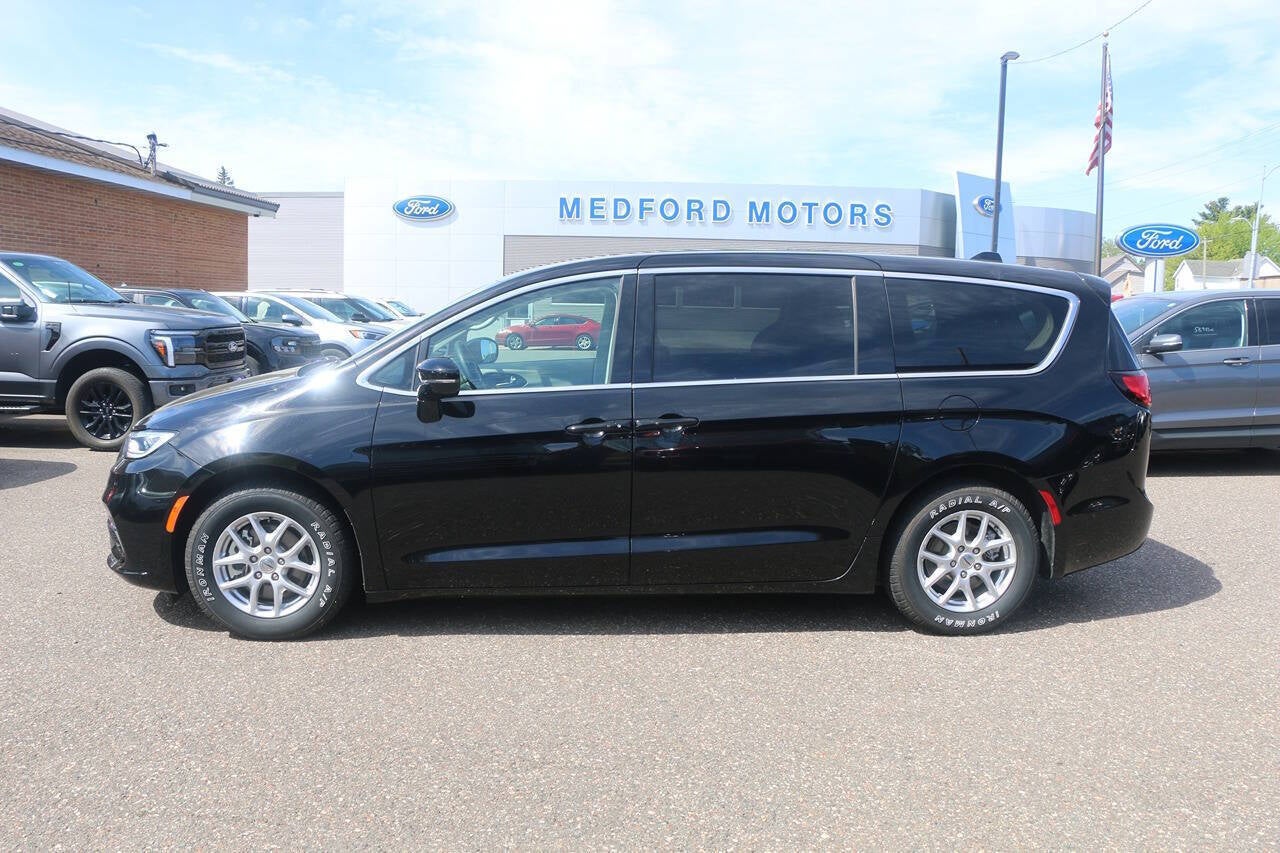 2024 Chrysler Pacifica Touring L 4dr Mini Van