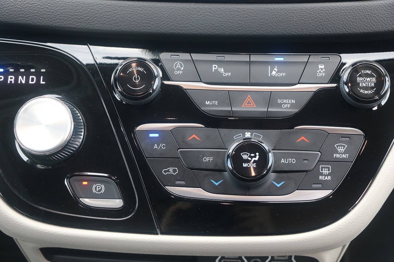 2024 Chrysler Pacifica Touring L 4dr Mini Van