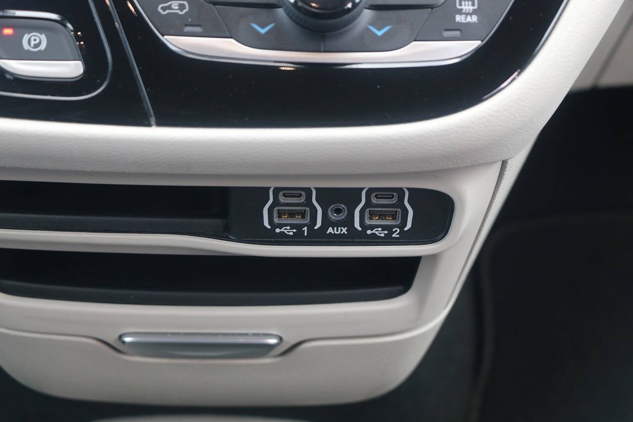 2024 Chrysler Pacifica Touring L 4dr Mini Van