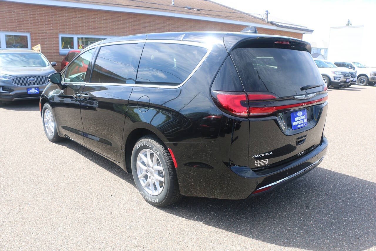 2024 Chrysler Pacifica Touring L 4dr Mini Van