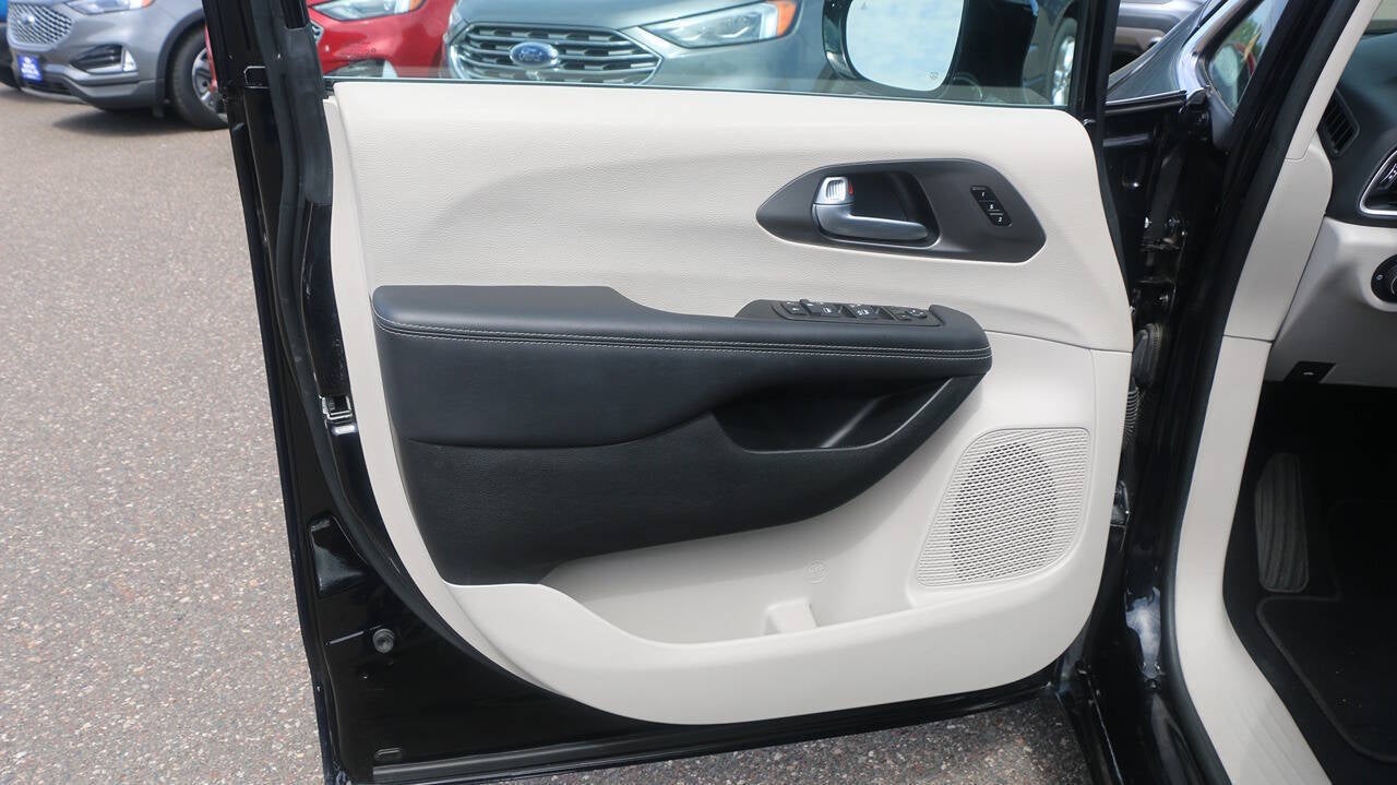 2024 Chrysler Pacifica Touring L 4dr Mini Van