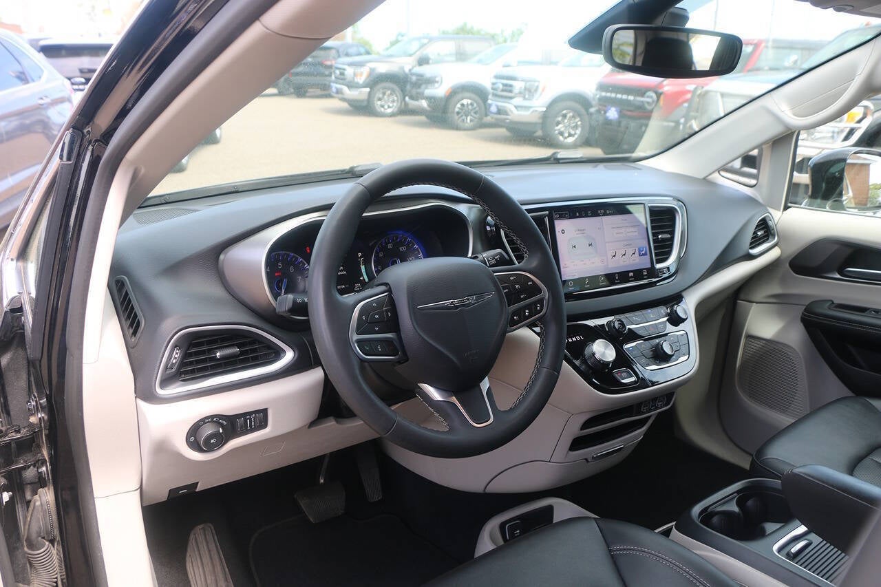 2024 Chrysler Pacifica Touring L 4dr Mini Van