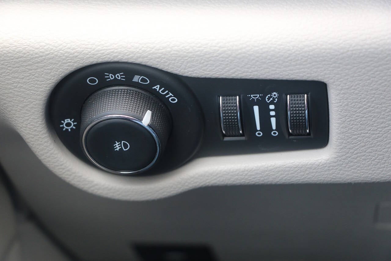 2024 Chrysler Pacifica Touring L 4dr Mini Van