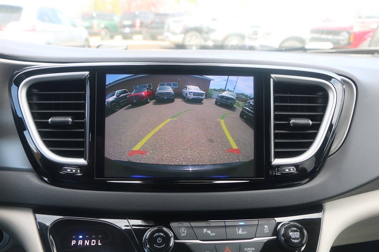 2024 Chrysler Pacifica Touring L 4dr Mini Van