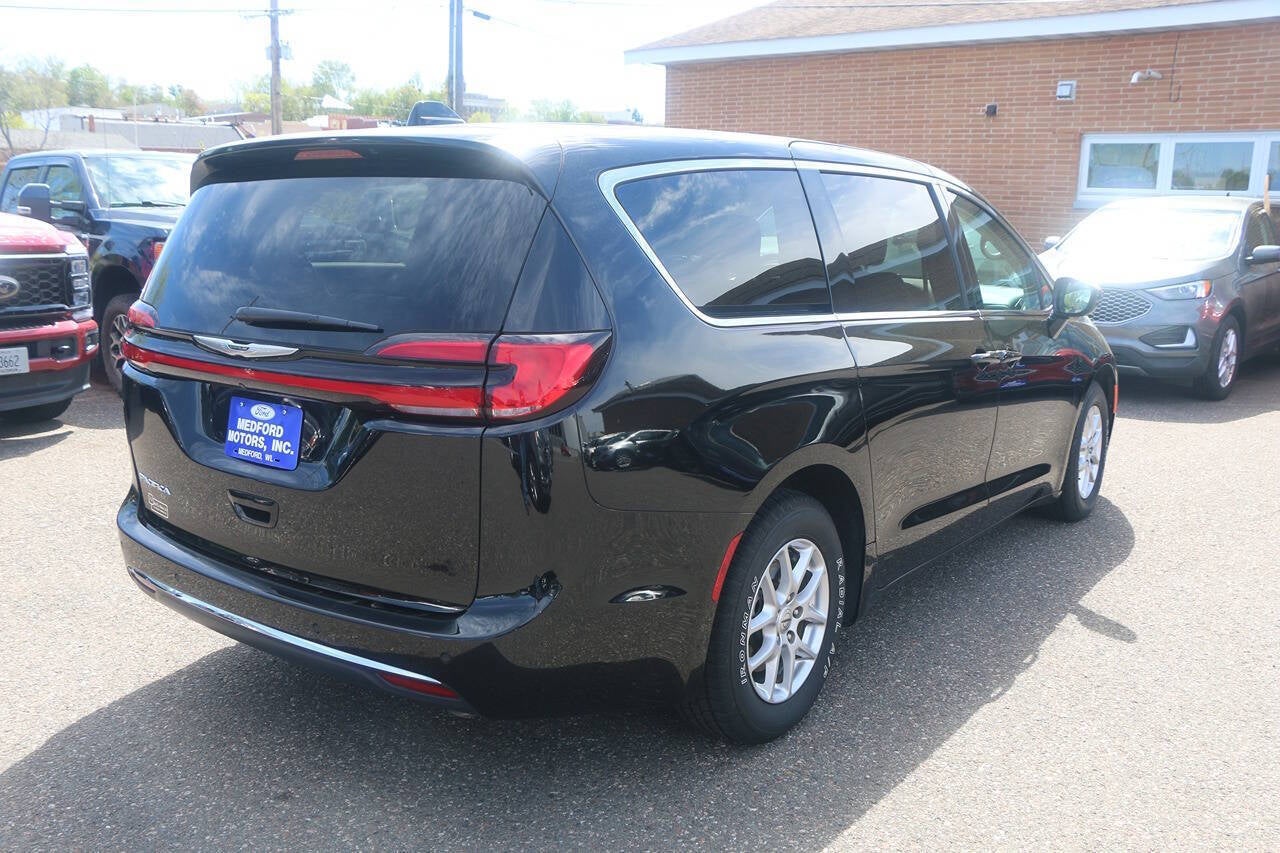 2024 Chrysler Pacifica Touring L 4dr Mini Van