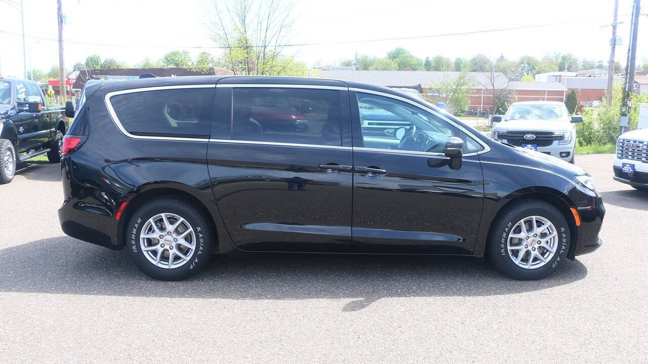 2024 Chrysler Pacifica Touring L 4dr Mini Van