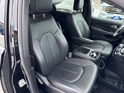 2025 Chrysler Pacifica Select 4dr Mini Van
