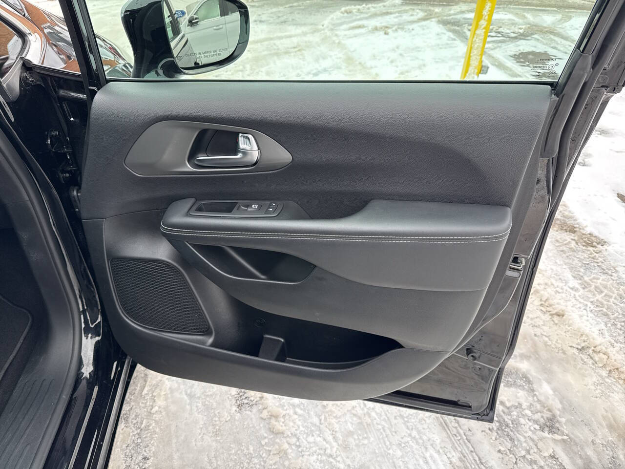 2025 Chrysler Pacifica Select 4dr Mini Van