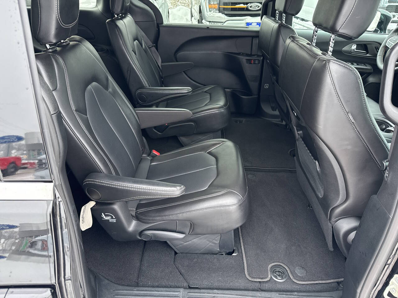 2025 Chrysler Pacifica Select 4dr Mini Van